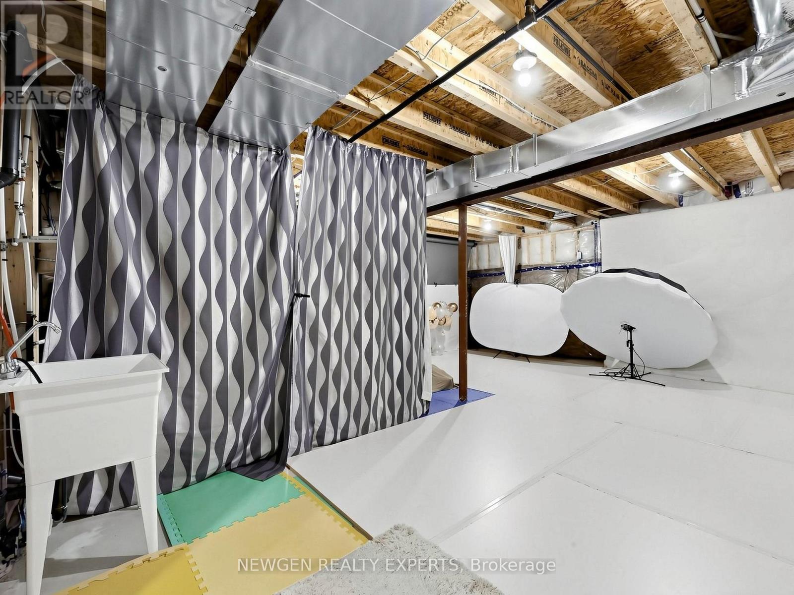 6 MILT SCHMIDT STREET — photo 41