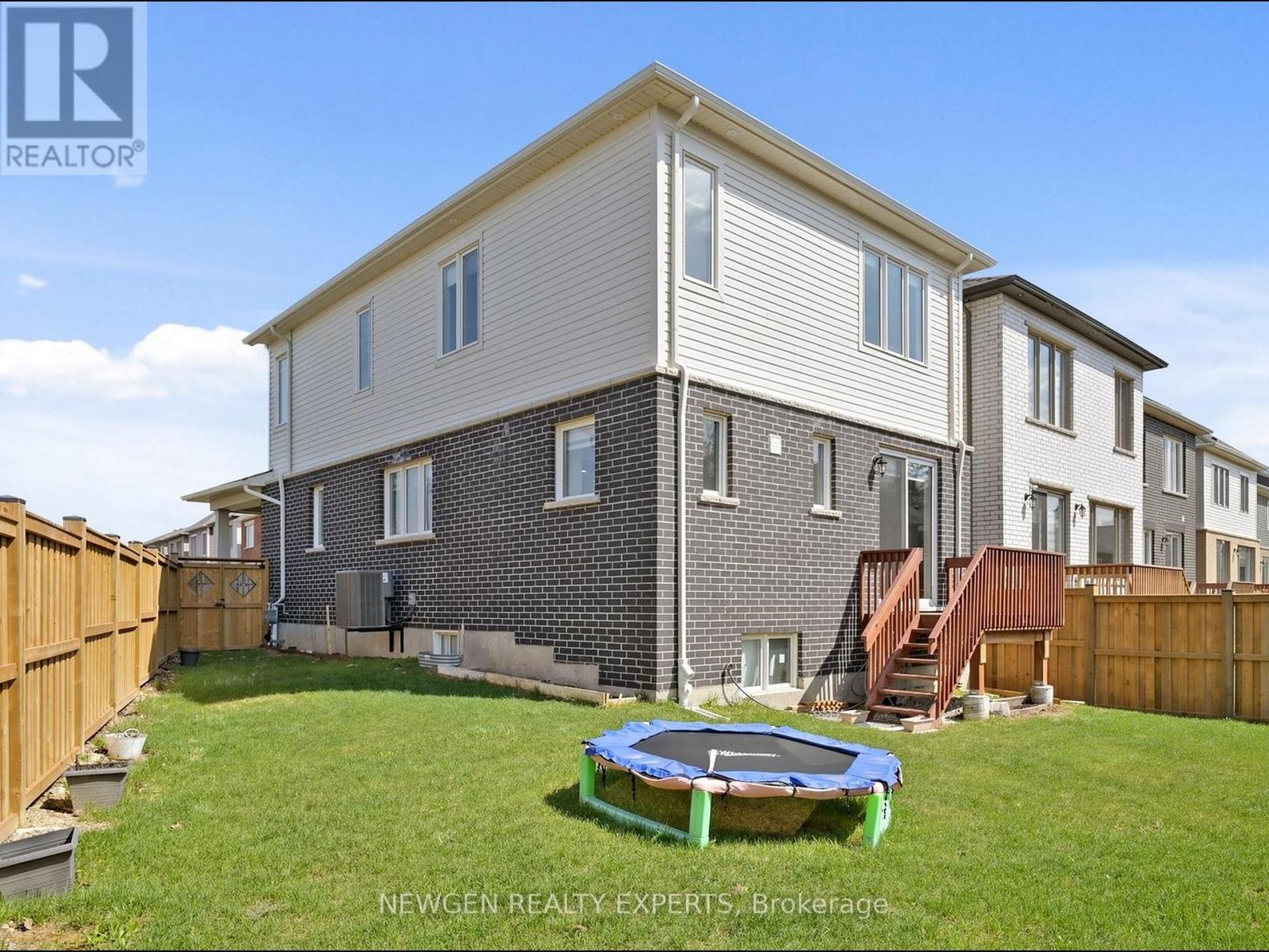 6 MILT SCHMIDT STREET — photo 44