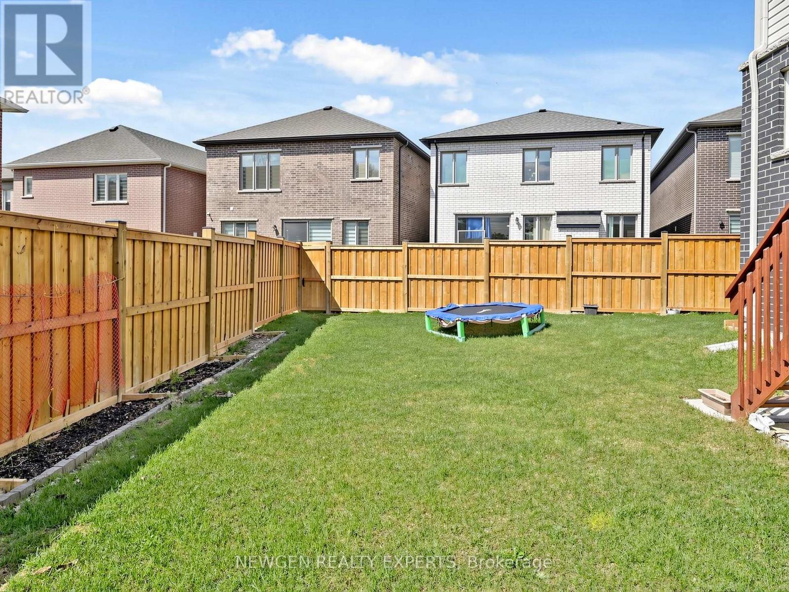 6 MILT SCHMIDT STREET — photo 46