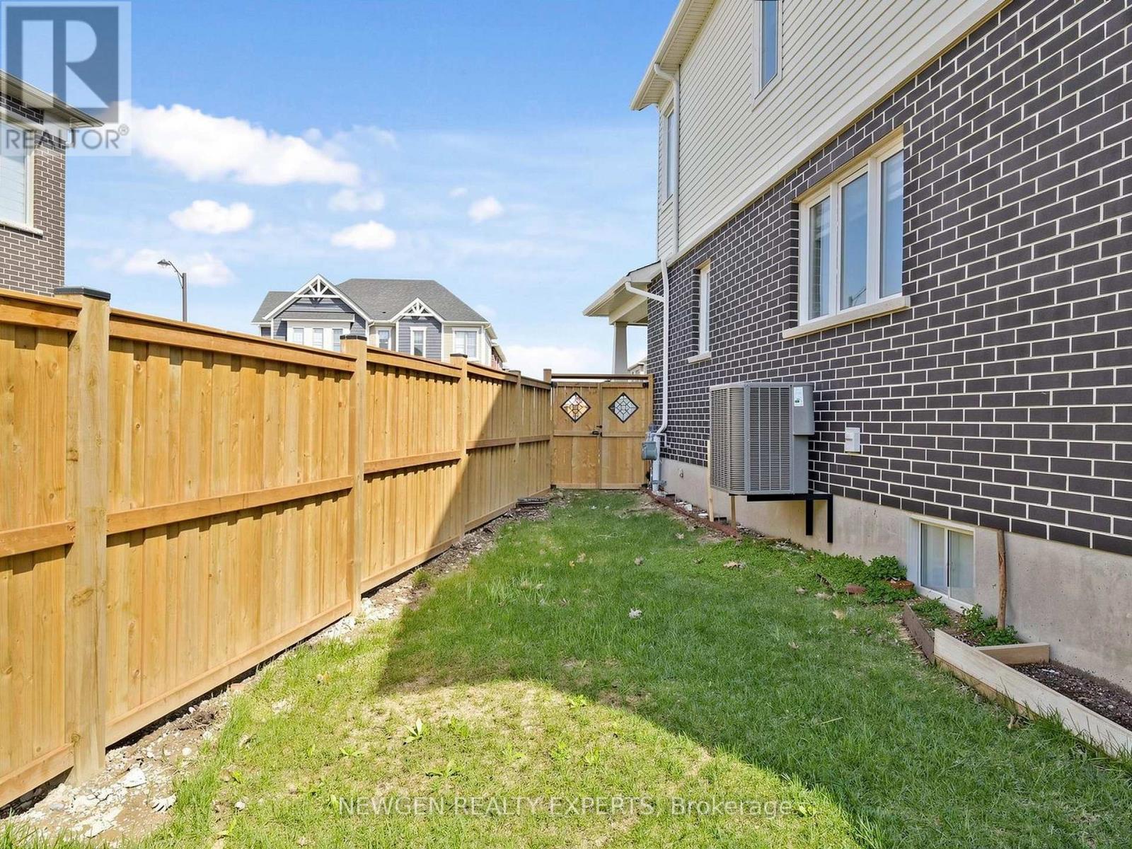6 MILT SCHMIDT STREET — photo 47