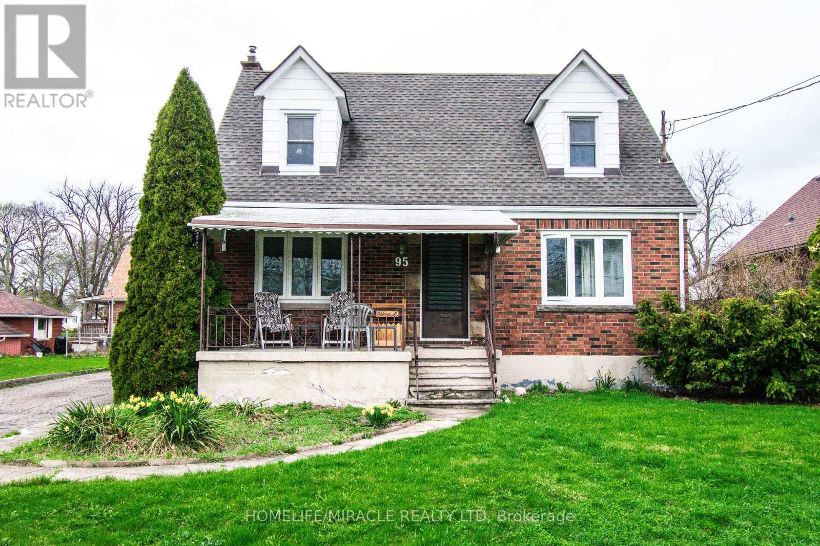 95 QUEEN STREET S - 1