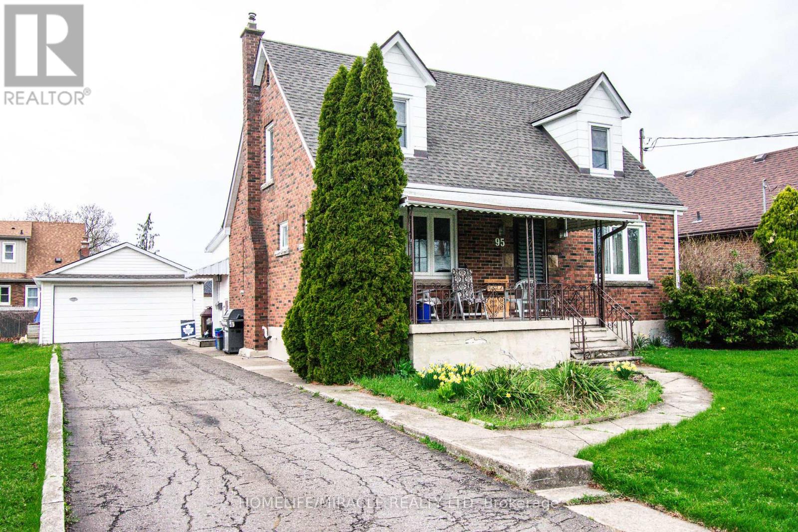 95 QUEEN STREET S - 2