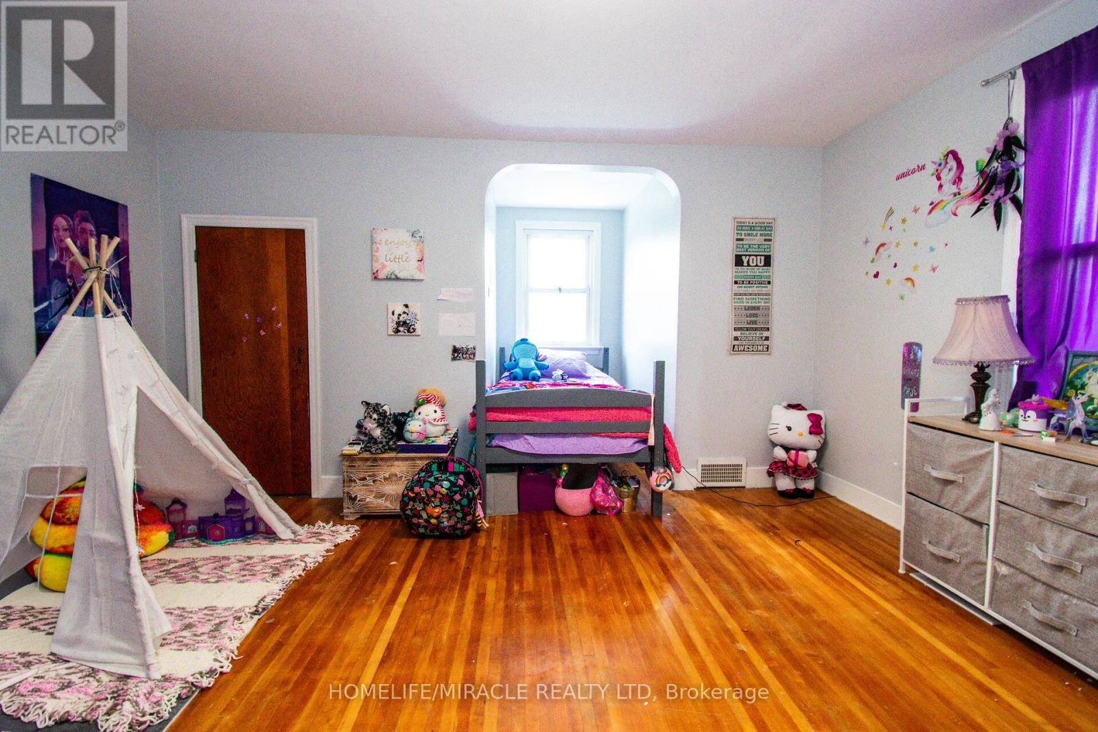 95 QUEEN STREET S - 26