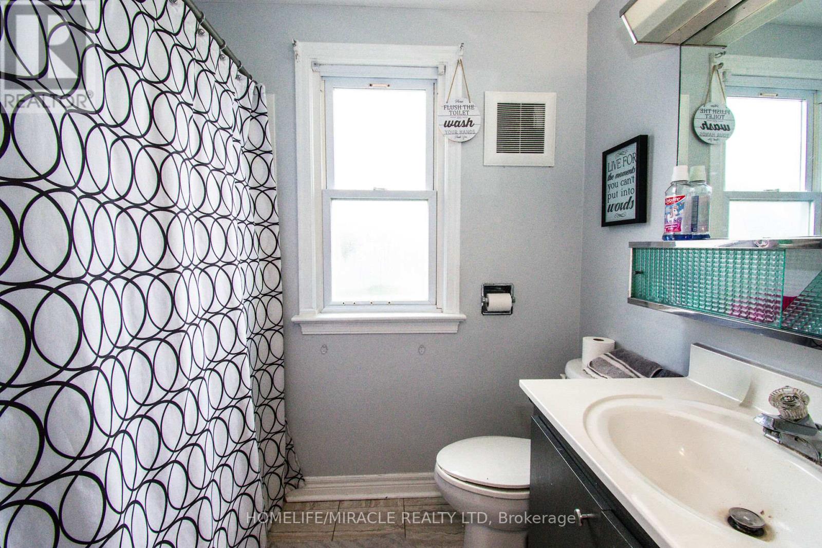 95 QUEEN STREET S - 29