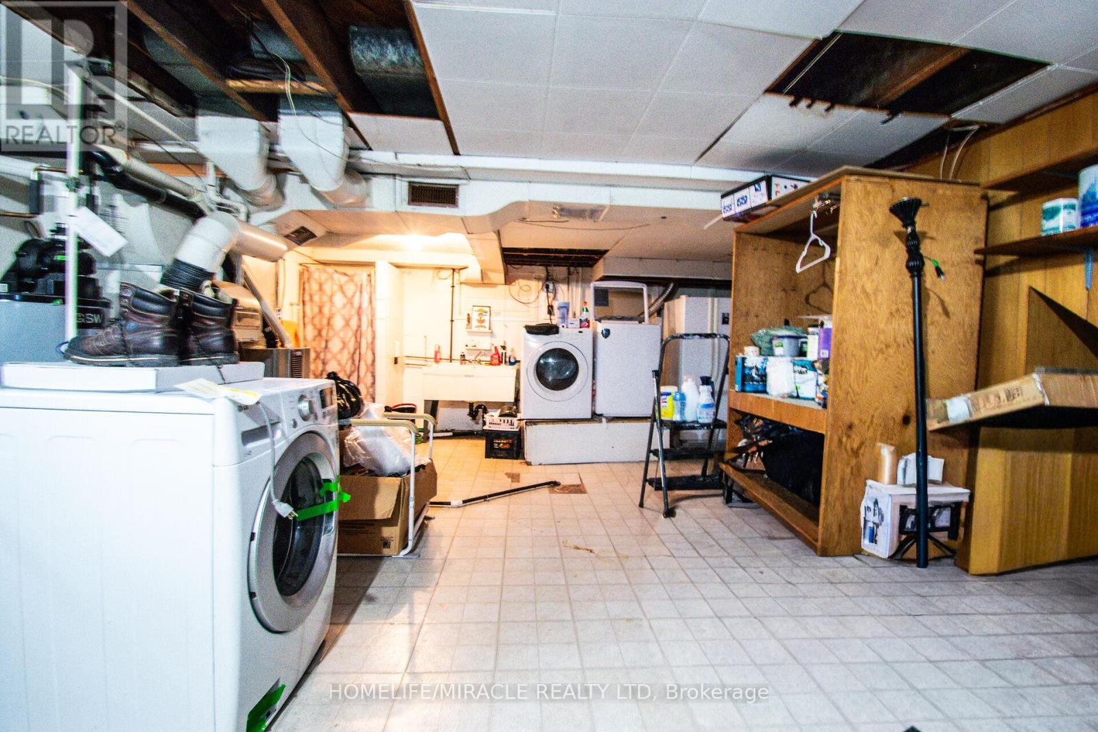 95 QUEEN STREET S - 37