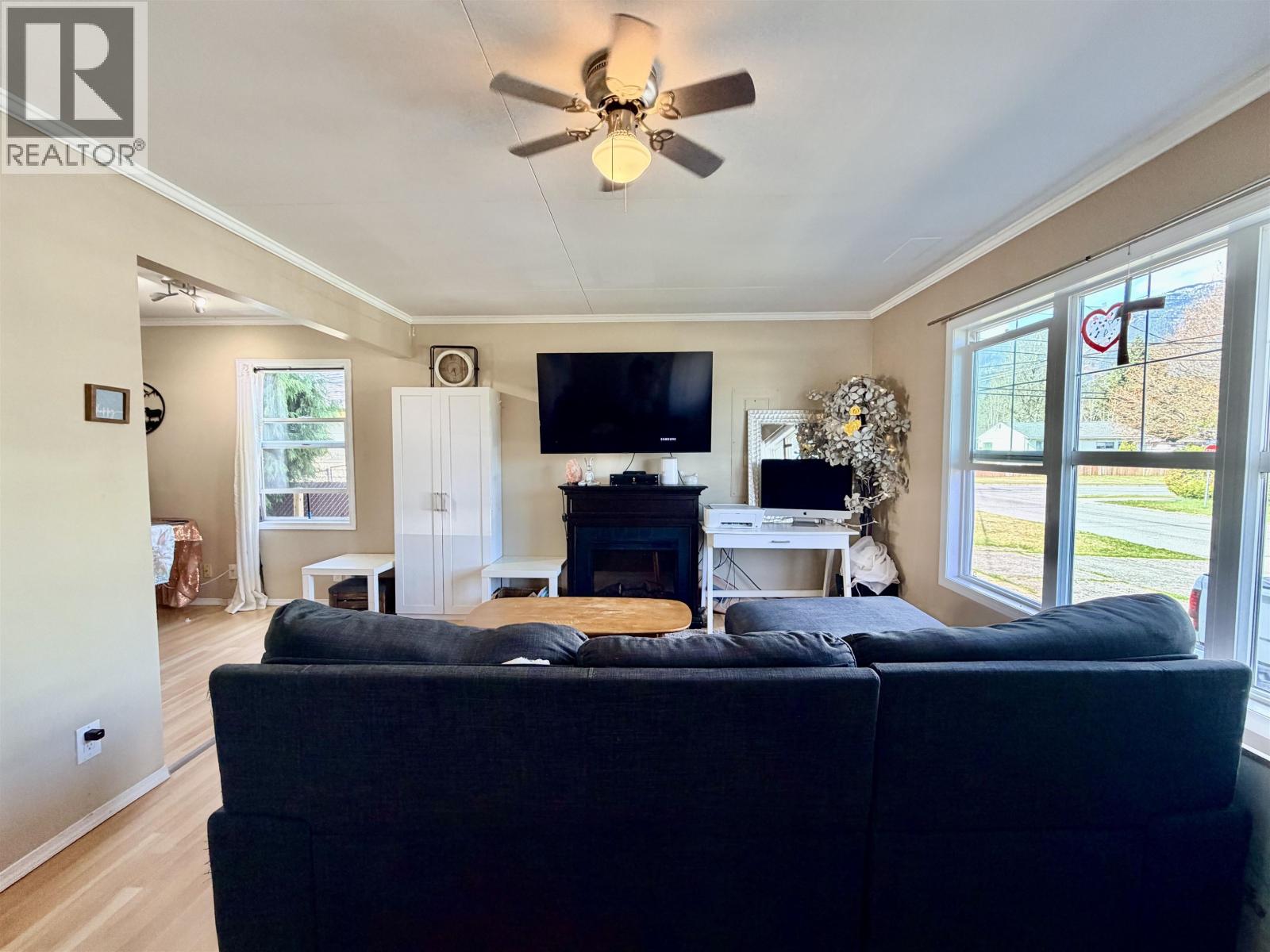 114 LILLOOET CRESCENT - 3