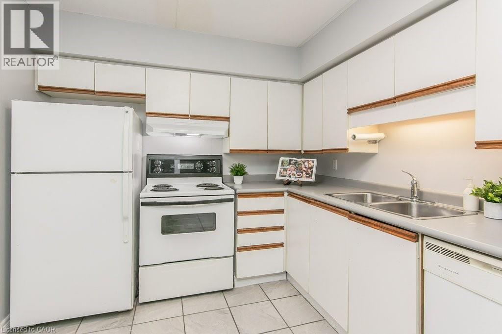 50 CAMPBELL Court Unit# 103, Stratford, Ontario, N5A7T6 — Photo 3