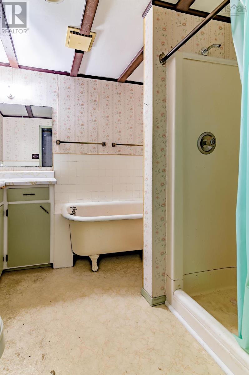 Property 11 of 30 of 1639 Highway 1