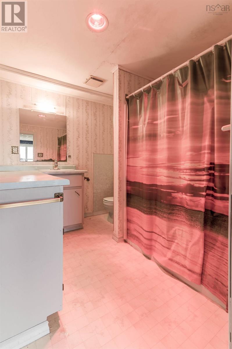 Property 19 of 30 of 1639 Highway 1