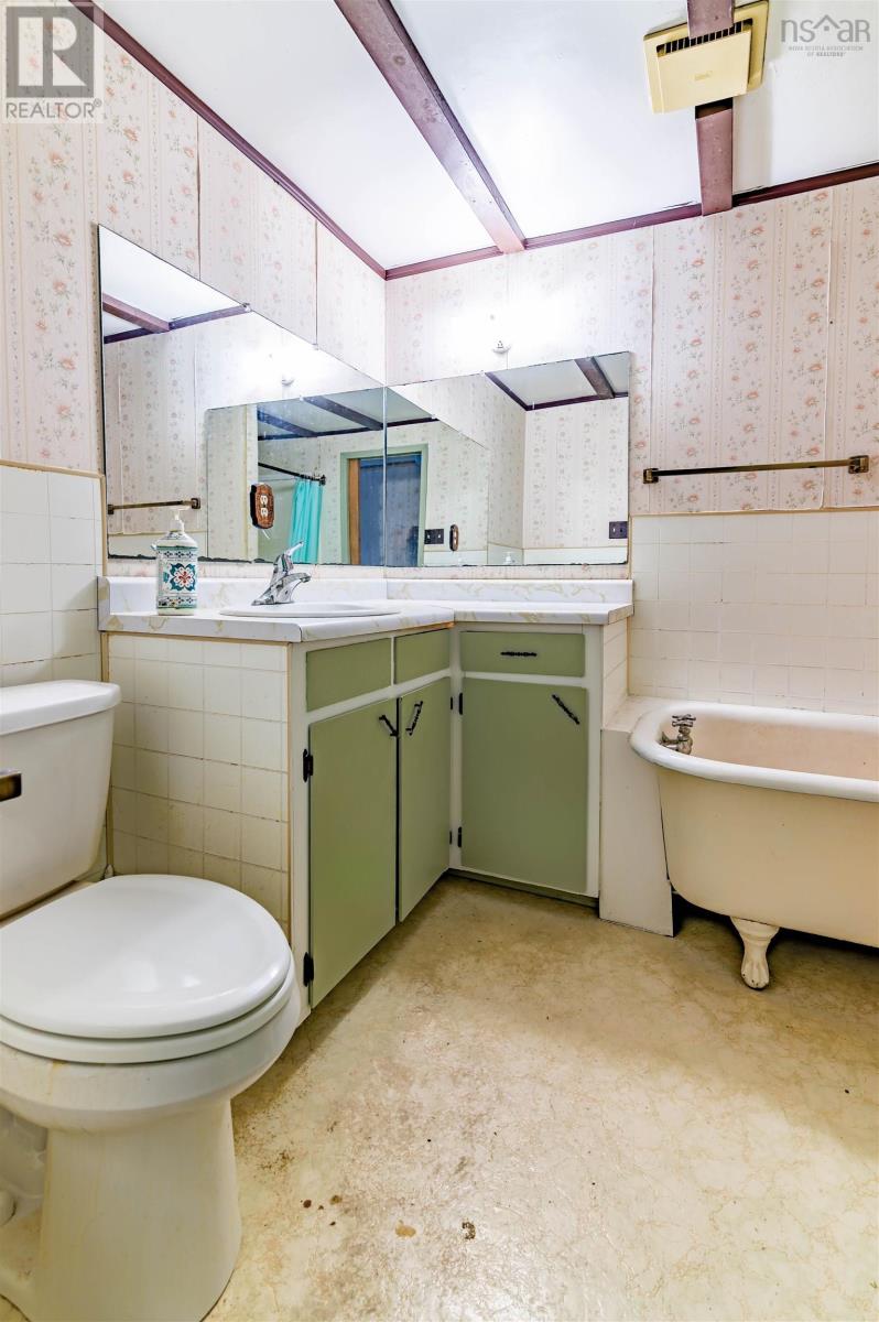 Property 8 of 30 of 1639 Highway 1