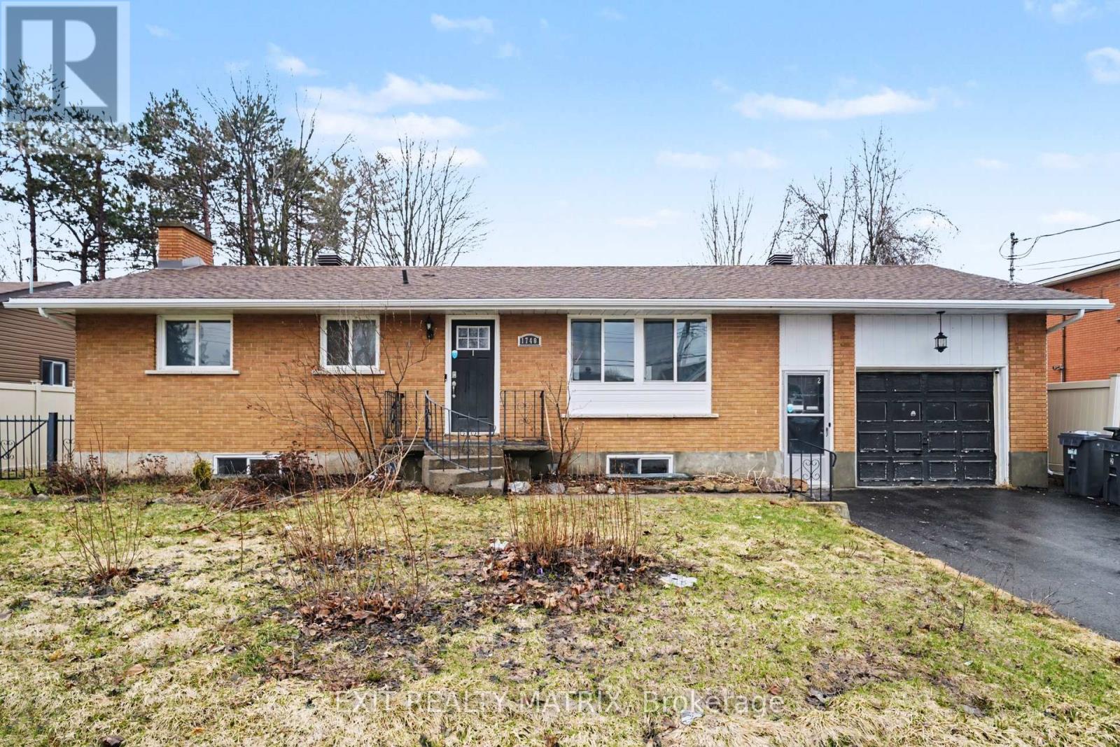 1740 SAINT-LAURENT STREET - 1