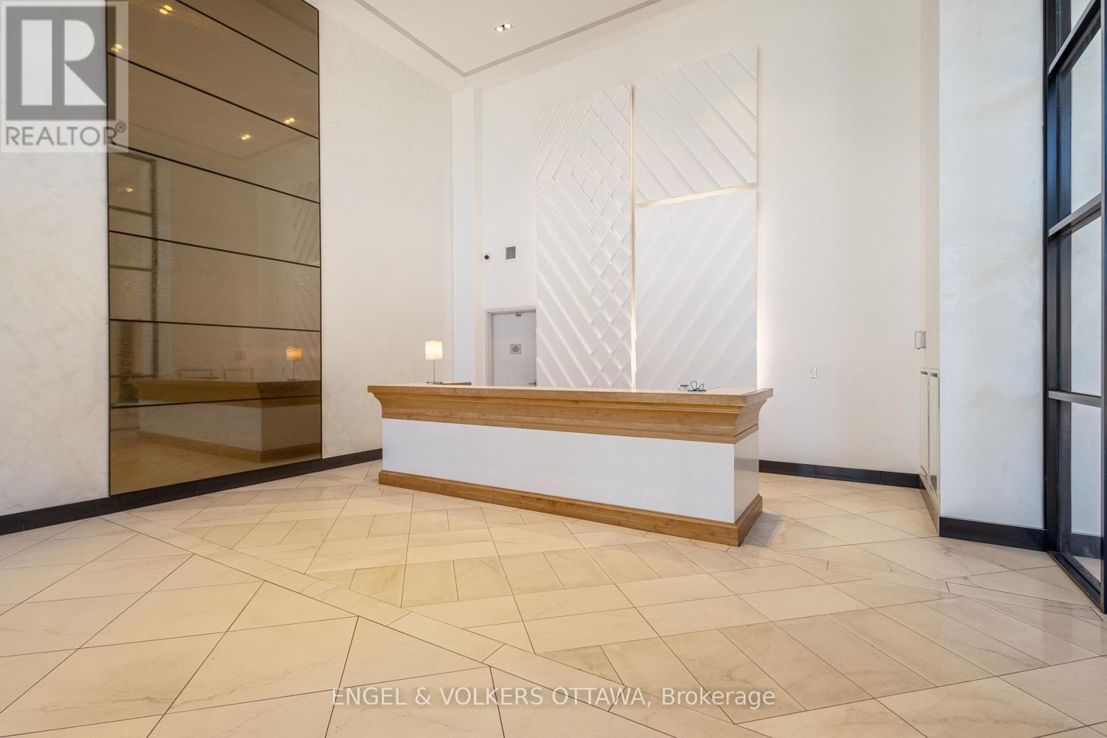 #302 255 BAY STREET - Image 3