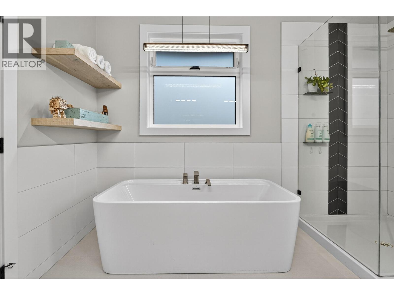 209 Summer Wood Drive, Kelowna