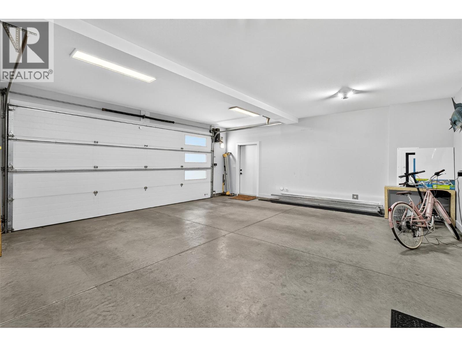 209 Summer Wood Drive, Kelowna