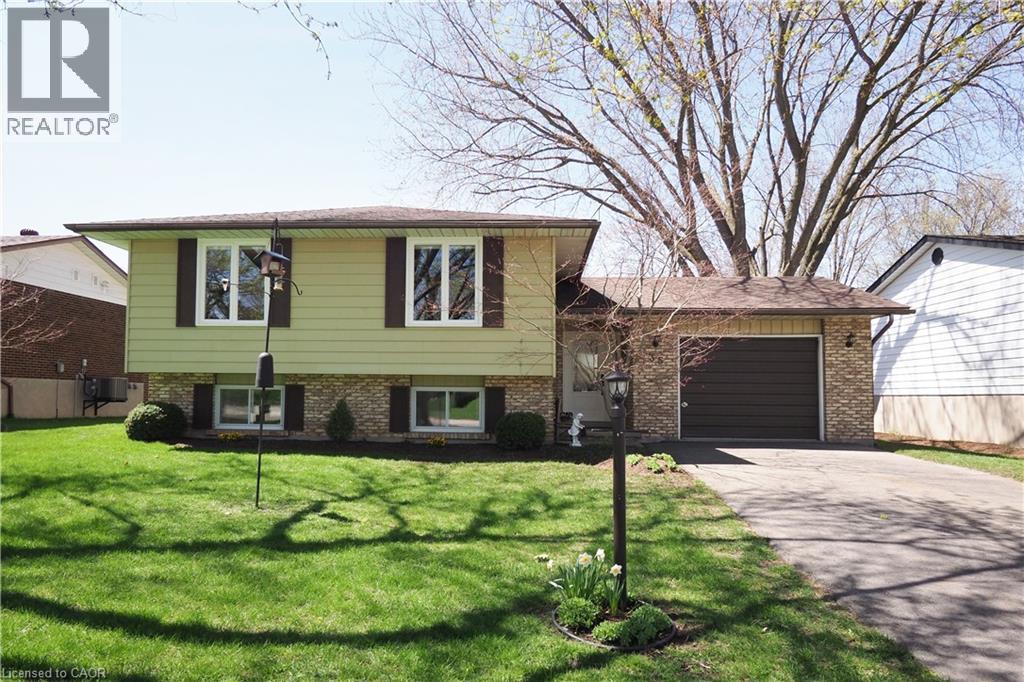 35 REINER Crescent, Wellesley, Ontario, N0B2T0 — Photo 3
