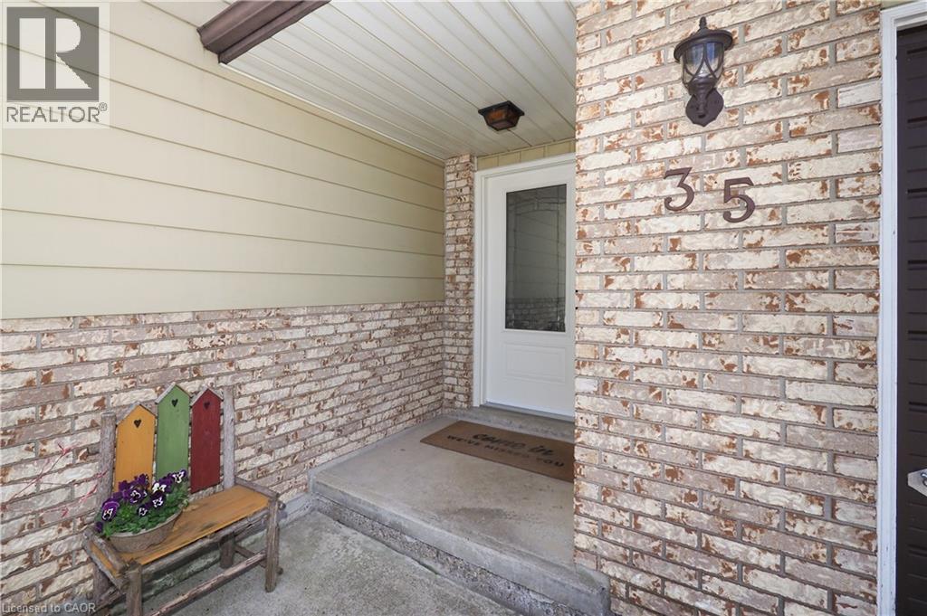 35 REINER Crescent, Wellesley, Ontario, N0B2T0 — Photo 5