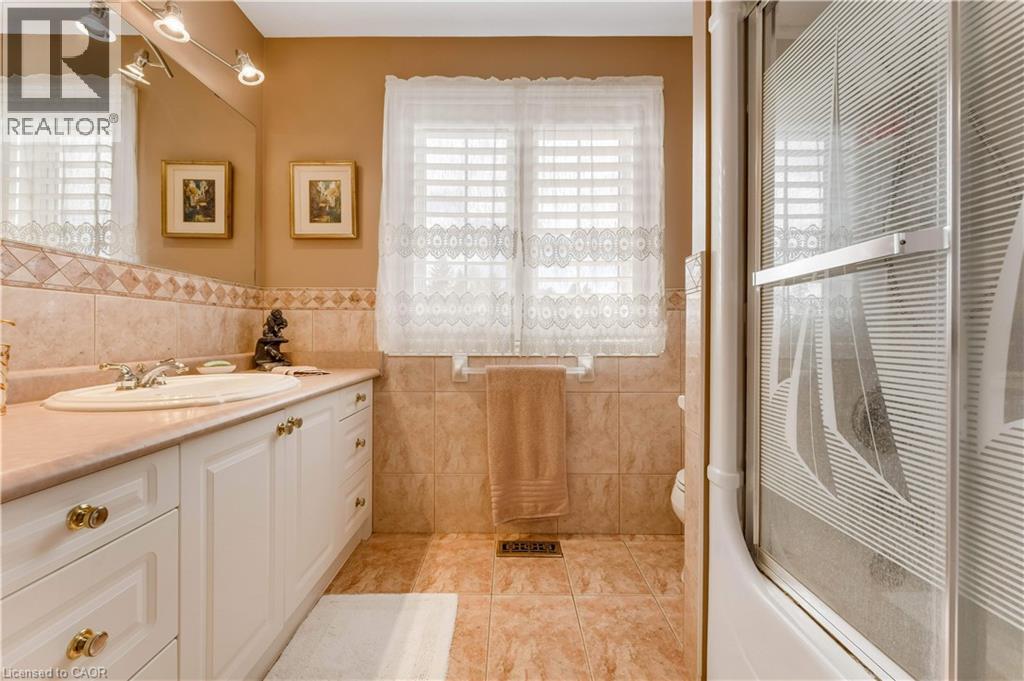 60 CHANDOS Drive, Kitchener, Ontario, N2A3C2 — Photo 31
