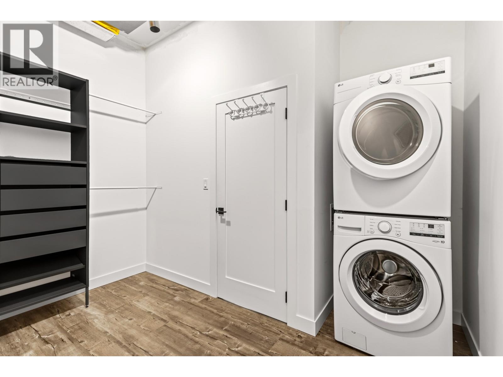 5957 BARNACLE PLACE, Sechelt