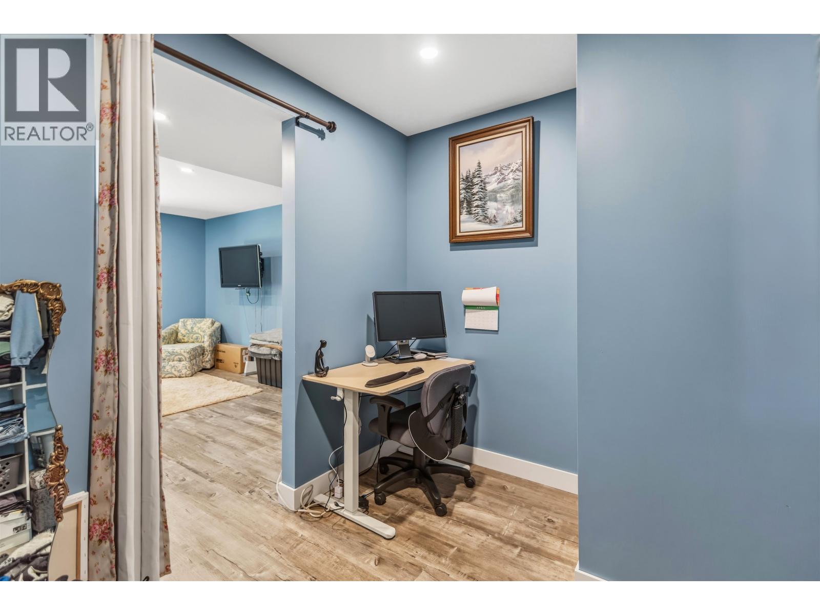 5957 BARNACLE PLACE, Sechelt