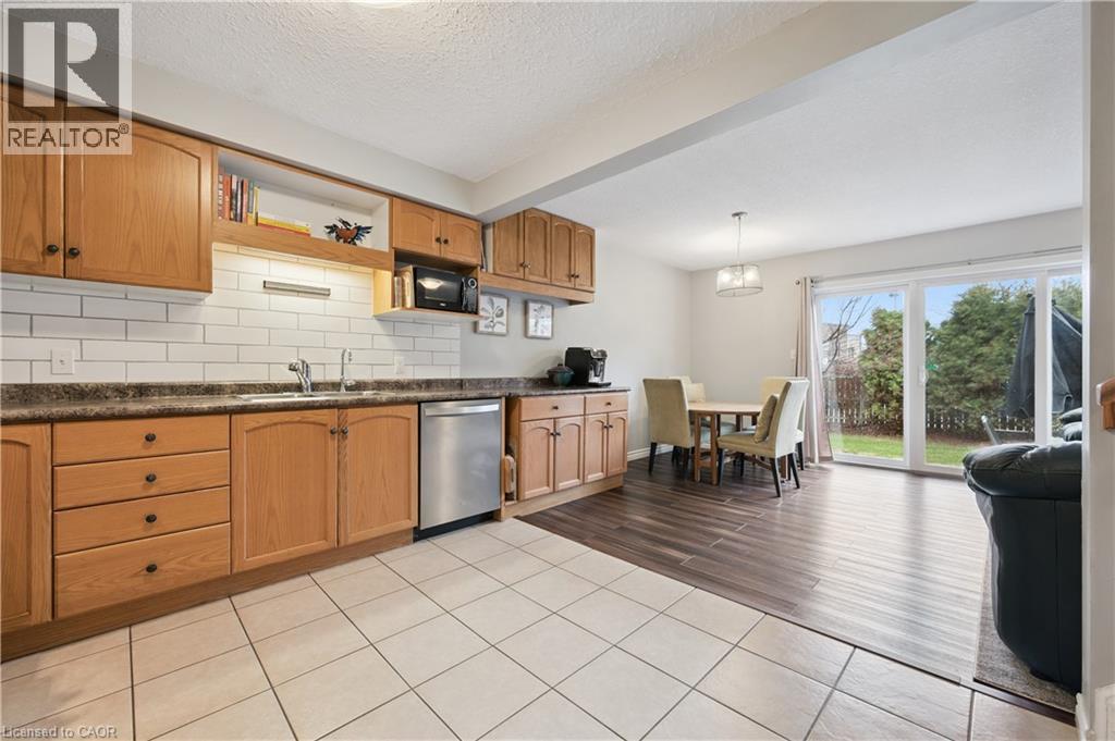 1498 GORDON Street Unit# 25, Guelph, Ontario, N1L1C8 — Photo 4