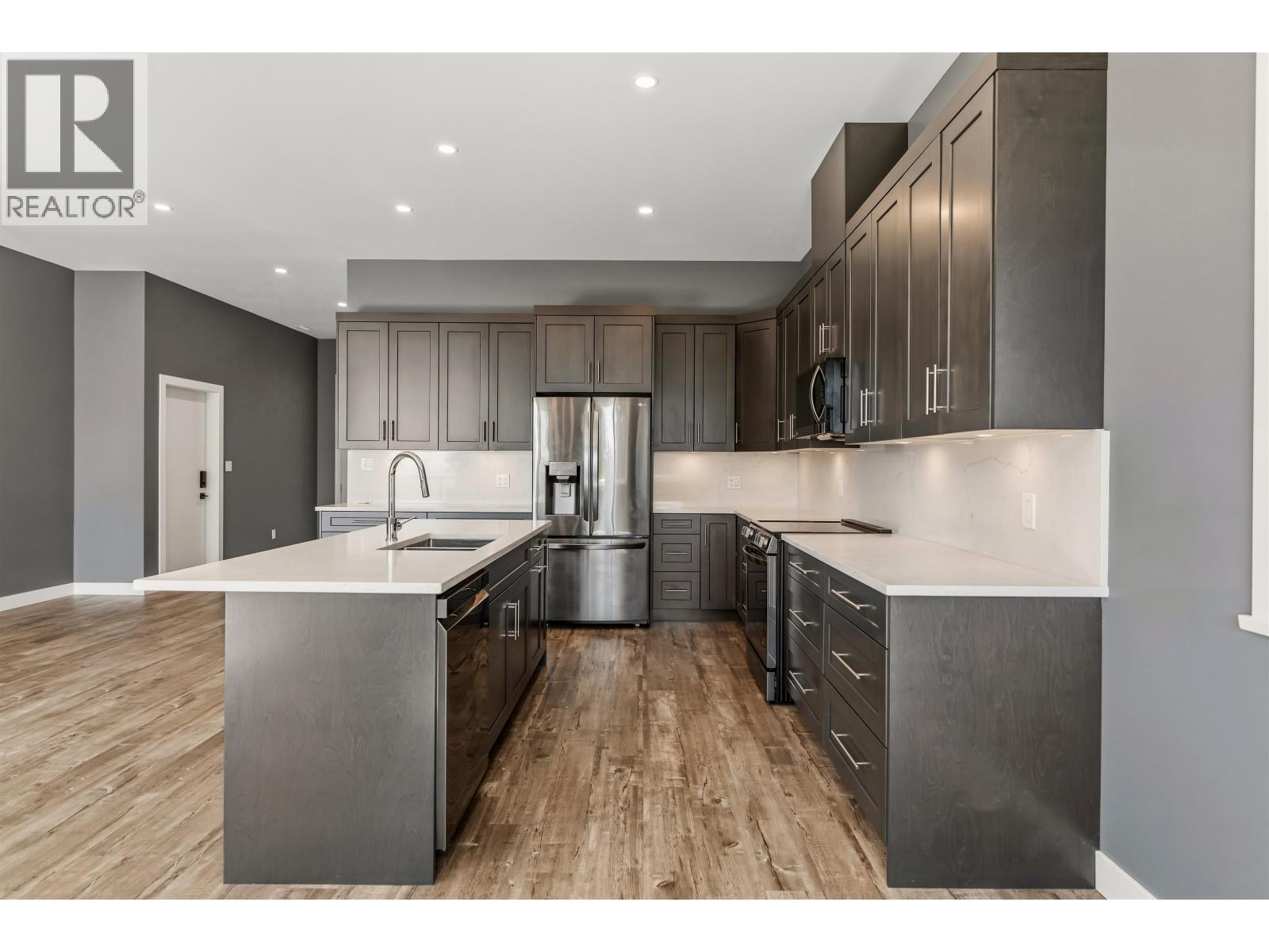 5957 BARNACLE PLACE, Sechelt