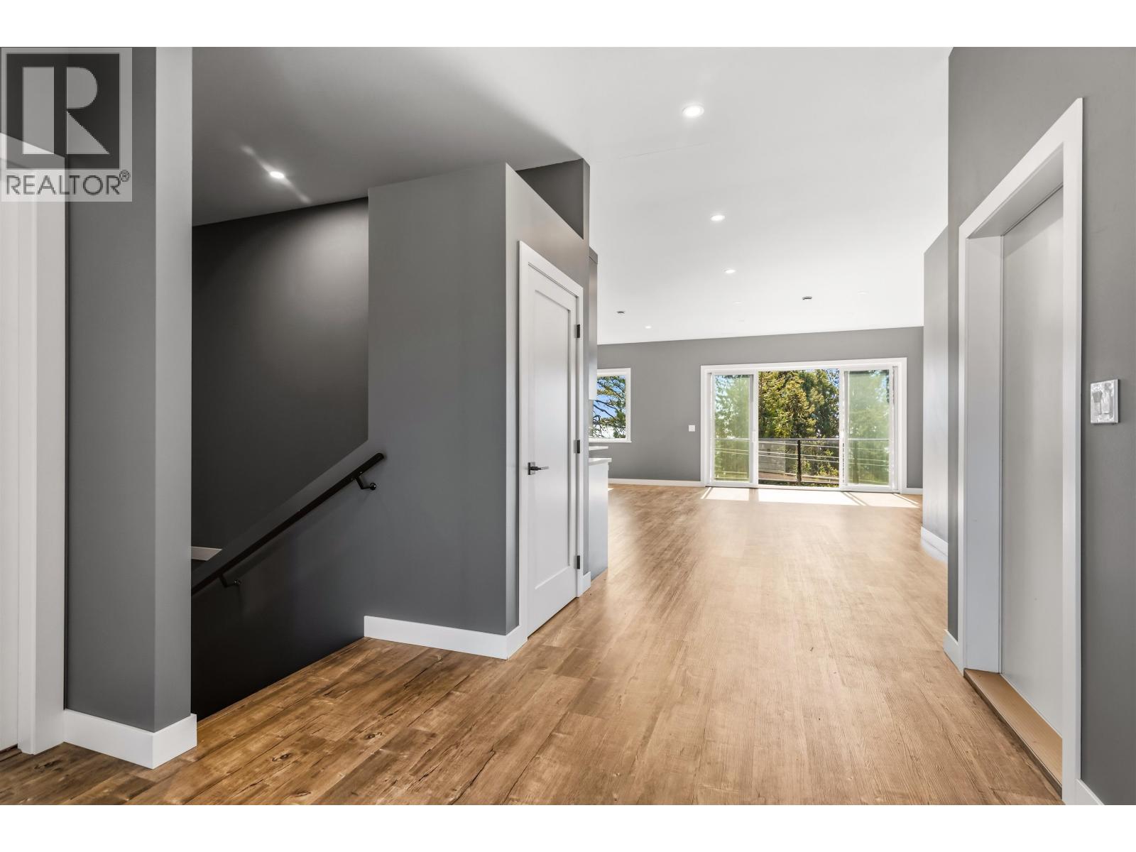 5957 BARNACLE PLACE, Sechelt