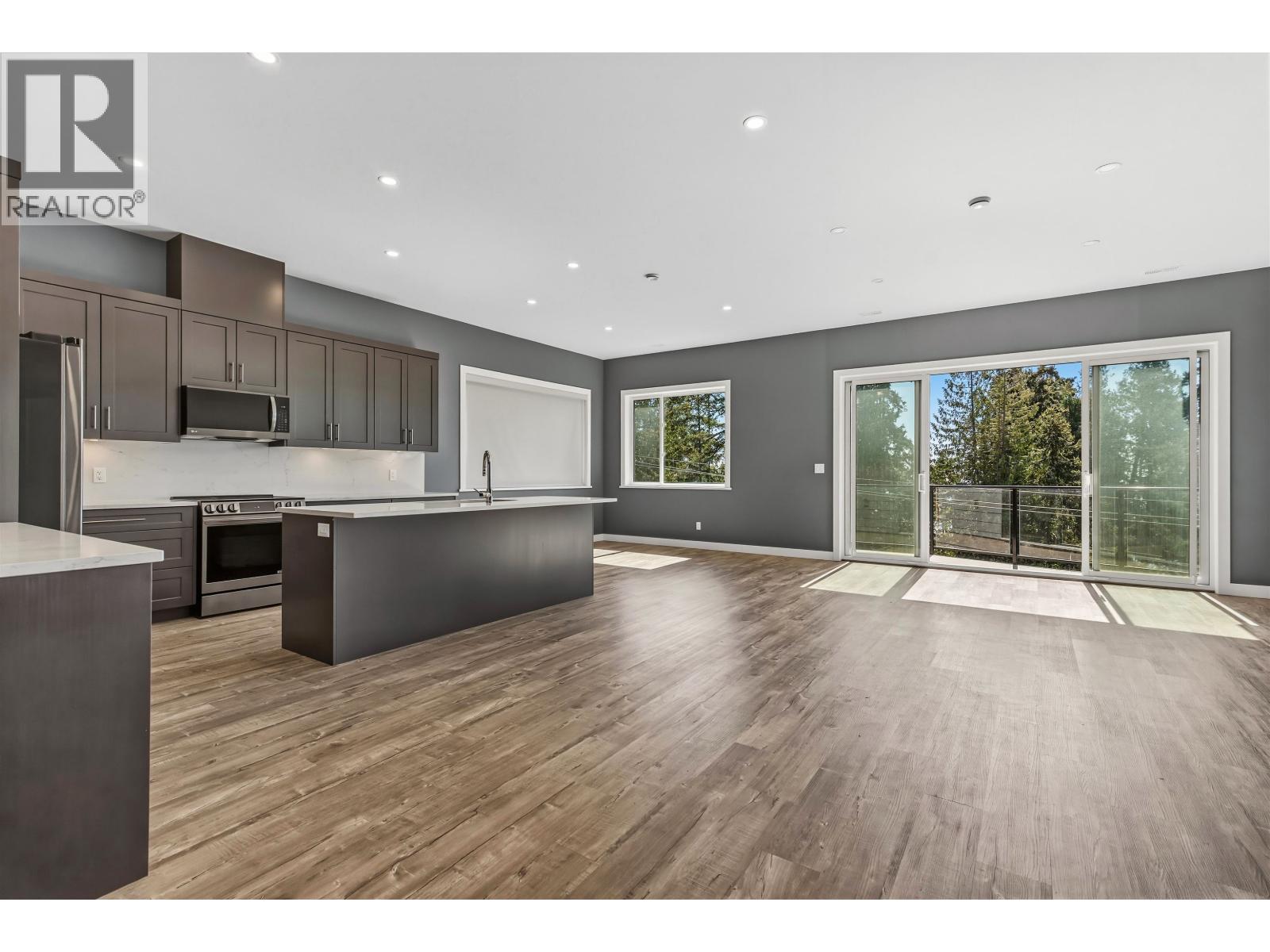 5957 BARNACLE PLACE, Sechelt