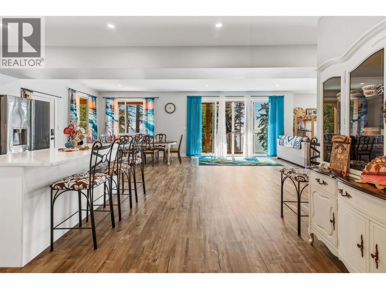 5957 BARNACLE PLACE, Sechelt