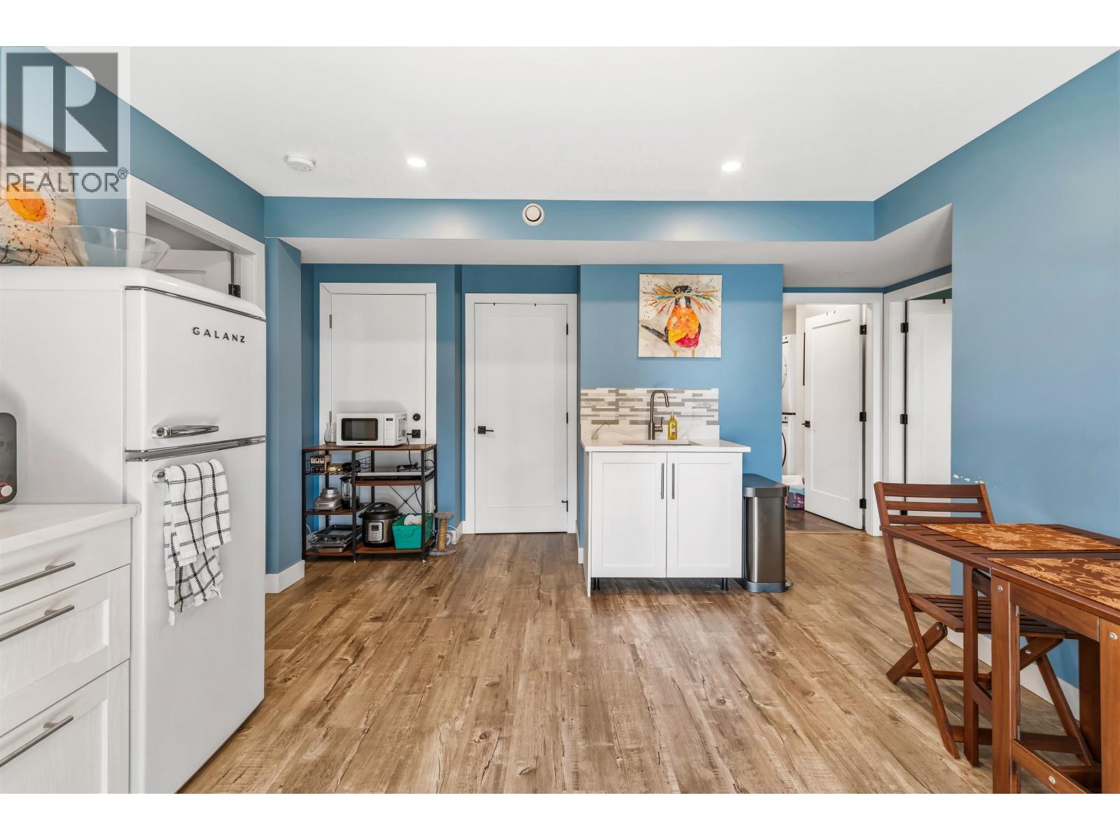 5957 BARNACLE PLACE, Sechelt