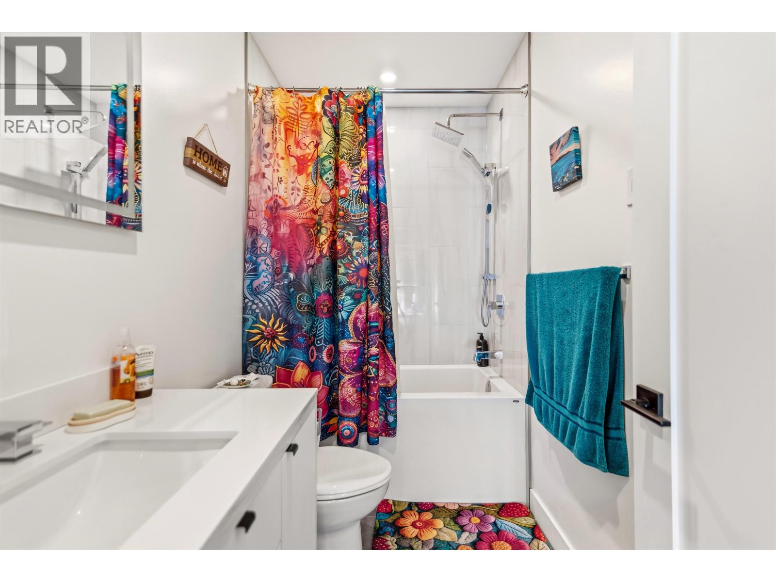 5957 BARNACLE PLACE, Sechelt