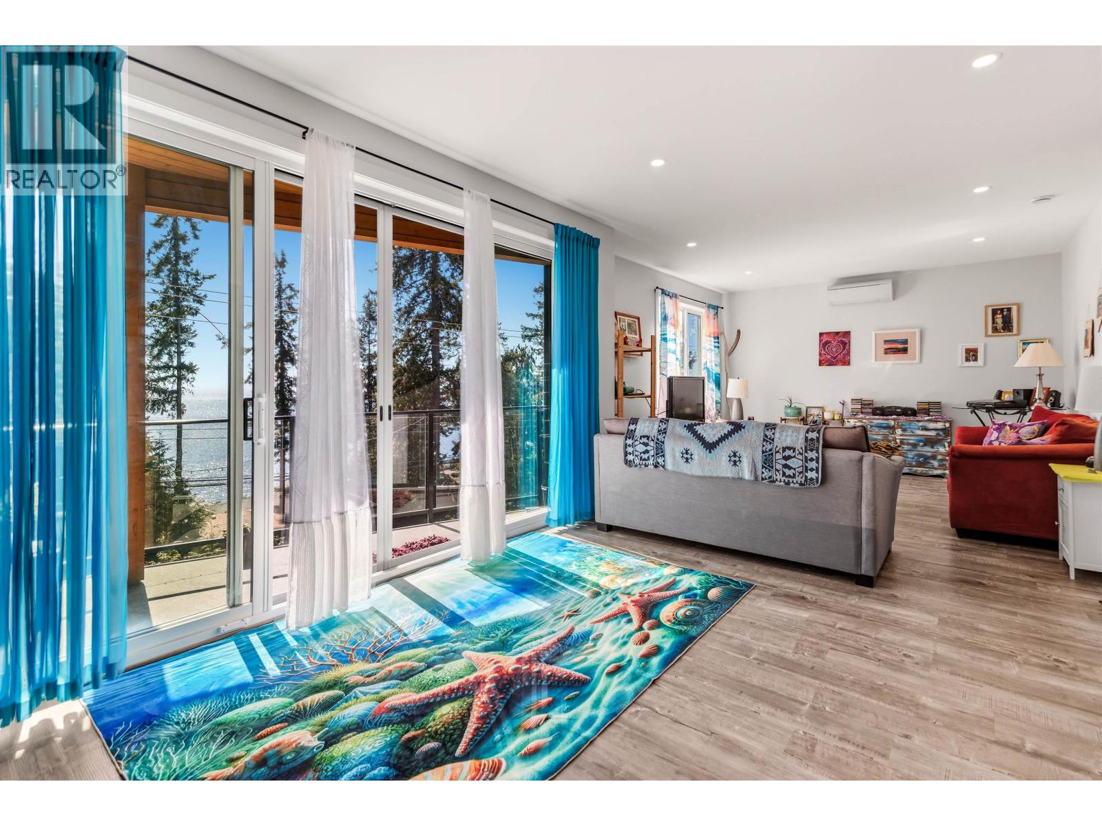 5957 BARNACLE PLACE, Sechelt