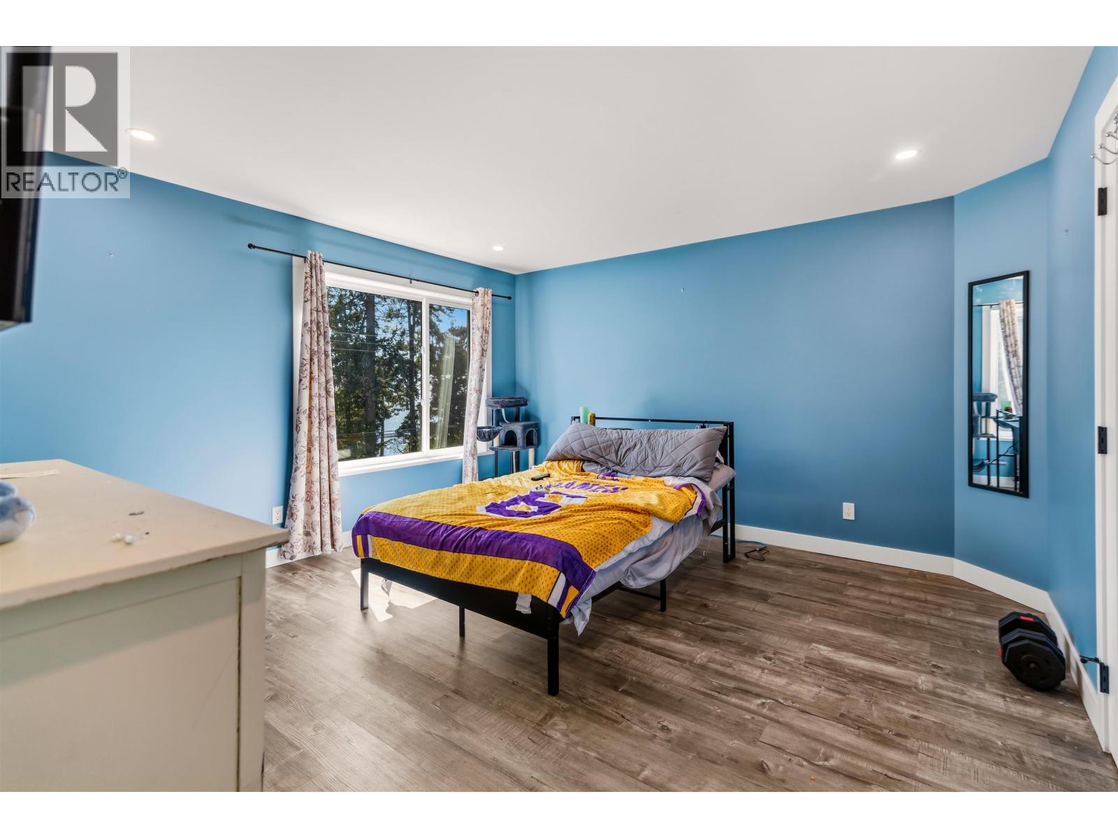 5957 BARNACLE PLACE, Sechelt