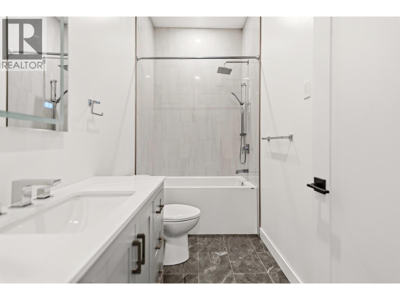 5957 BARNACLE PLACE, Sechelt