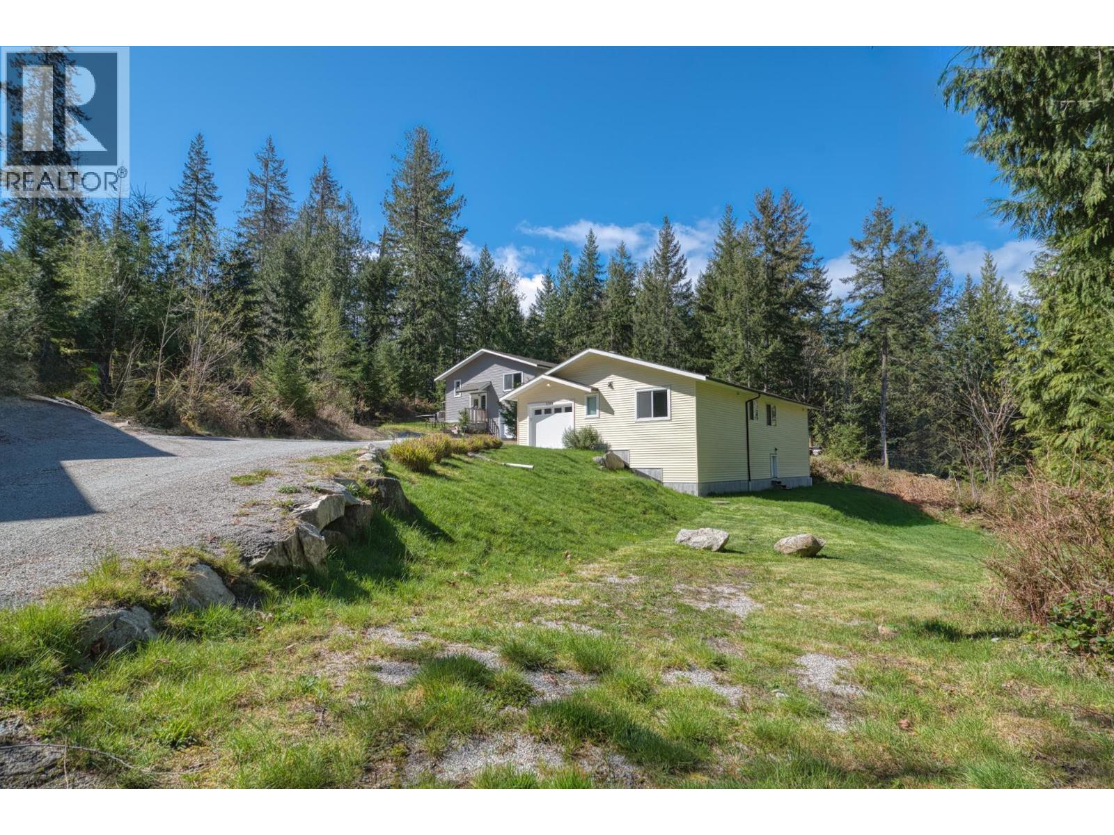5797-5799 SANDY HOOK ROAD, Sechelt