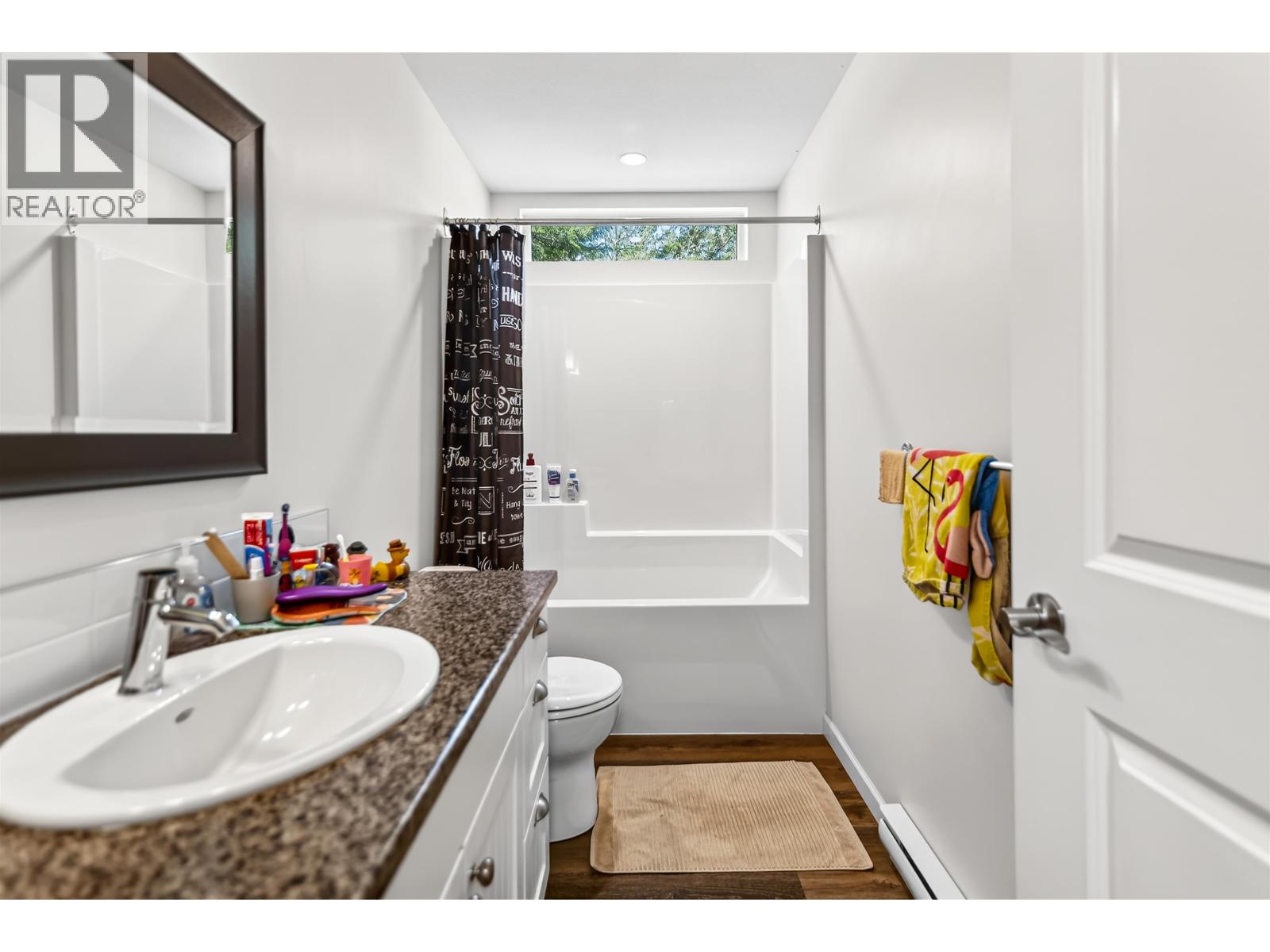 5797-5799 SANDY HOOK ROAD, Sechelt