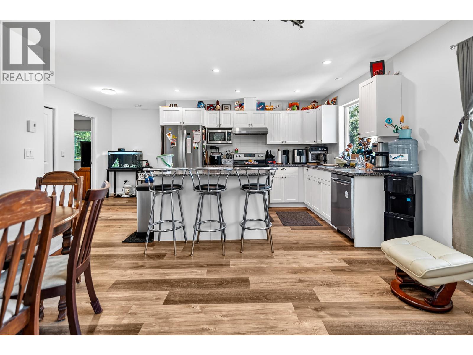 5797-5799 SANDY HOOK ROAD, Sechelt