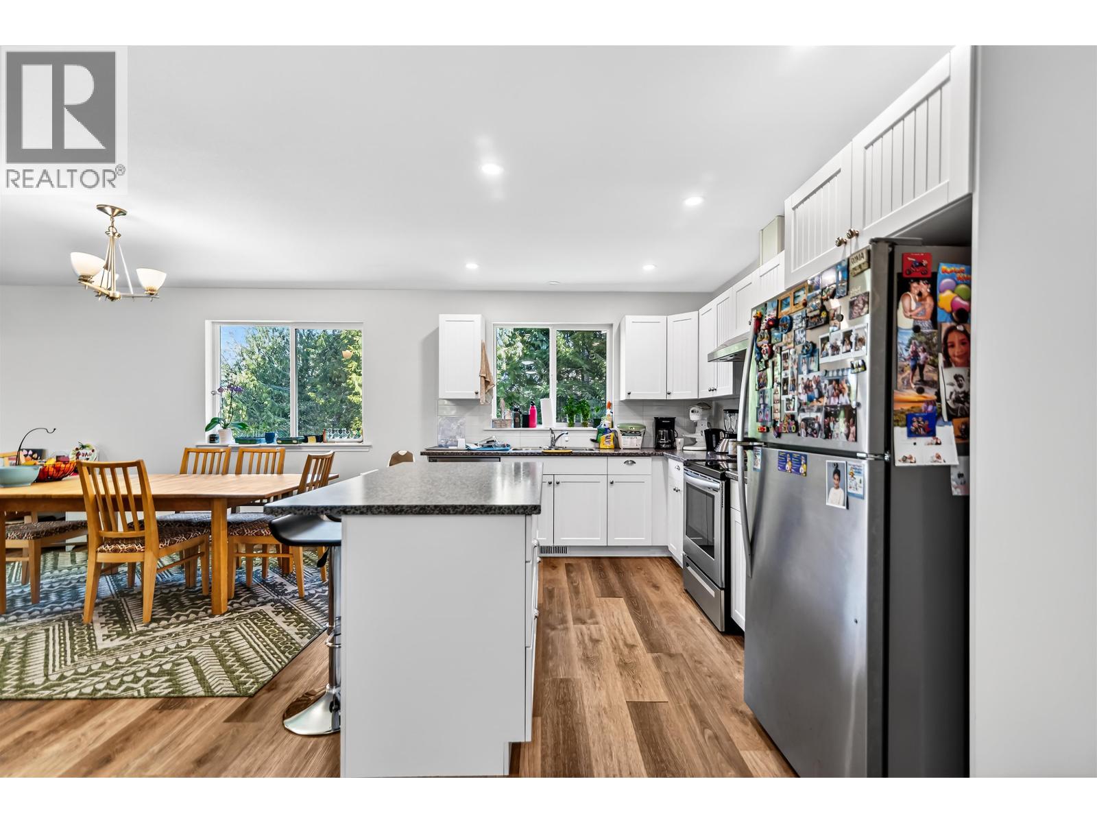 5797-5799 SANDY HOOK ROAD, Sechelt