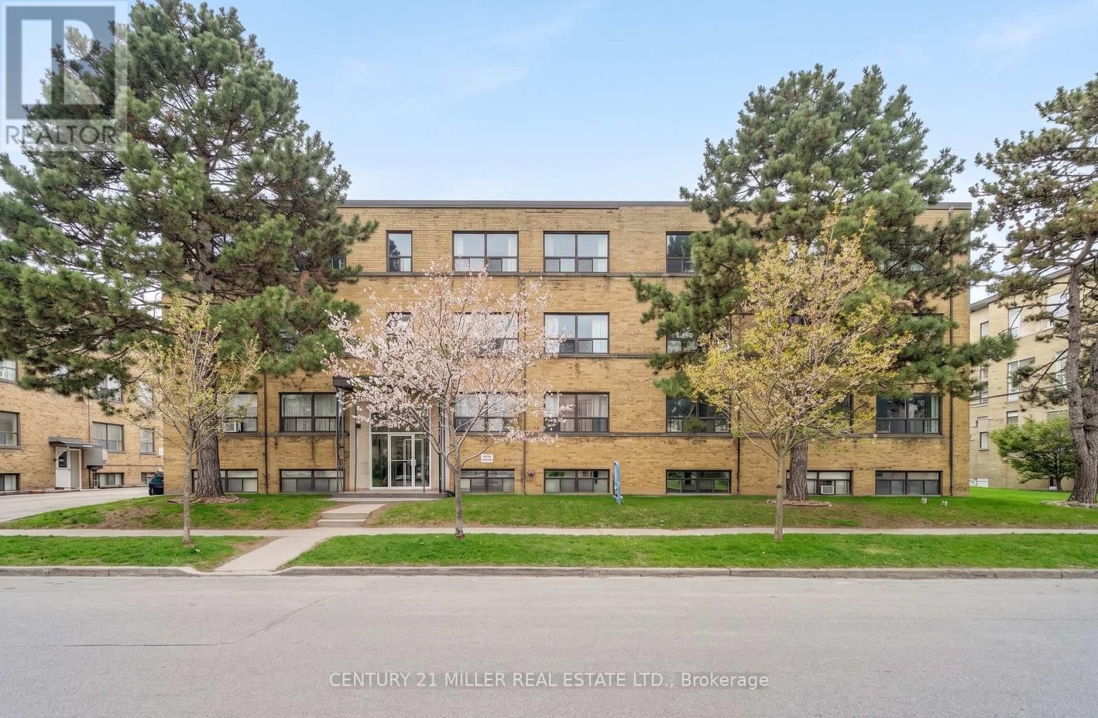Listing photo of 22 - 6 SARANAC BOULEVARD
