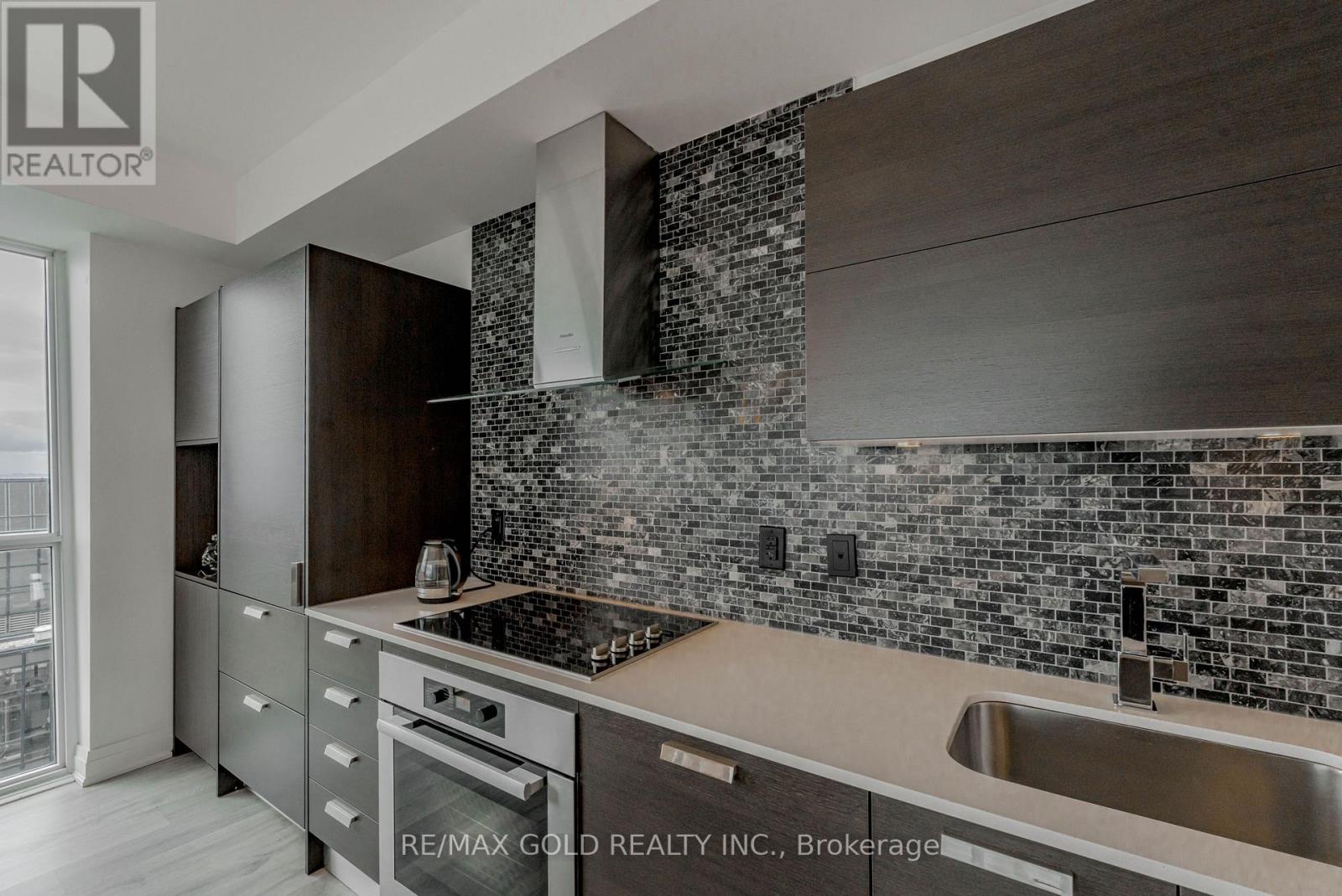 #3803 9 BOGERT AVENUE - 6