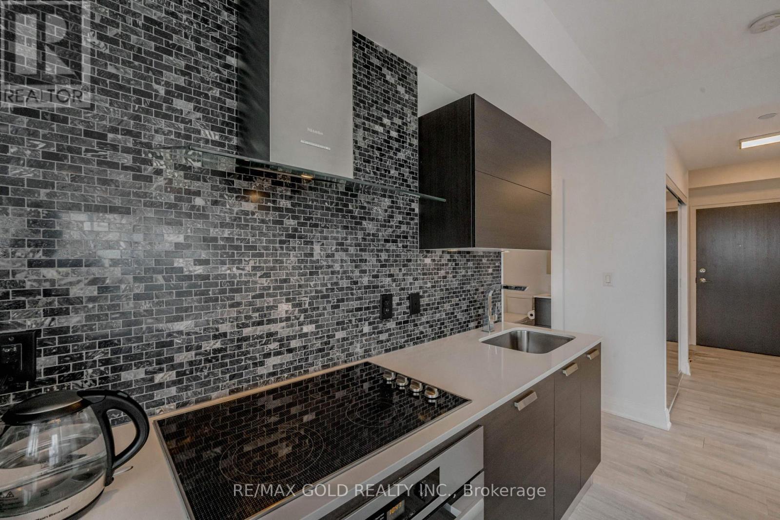 #3803 9 BOGERT AVENUE - 7