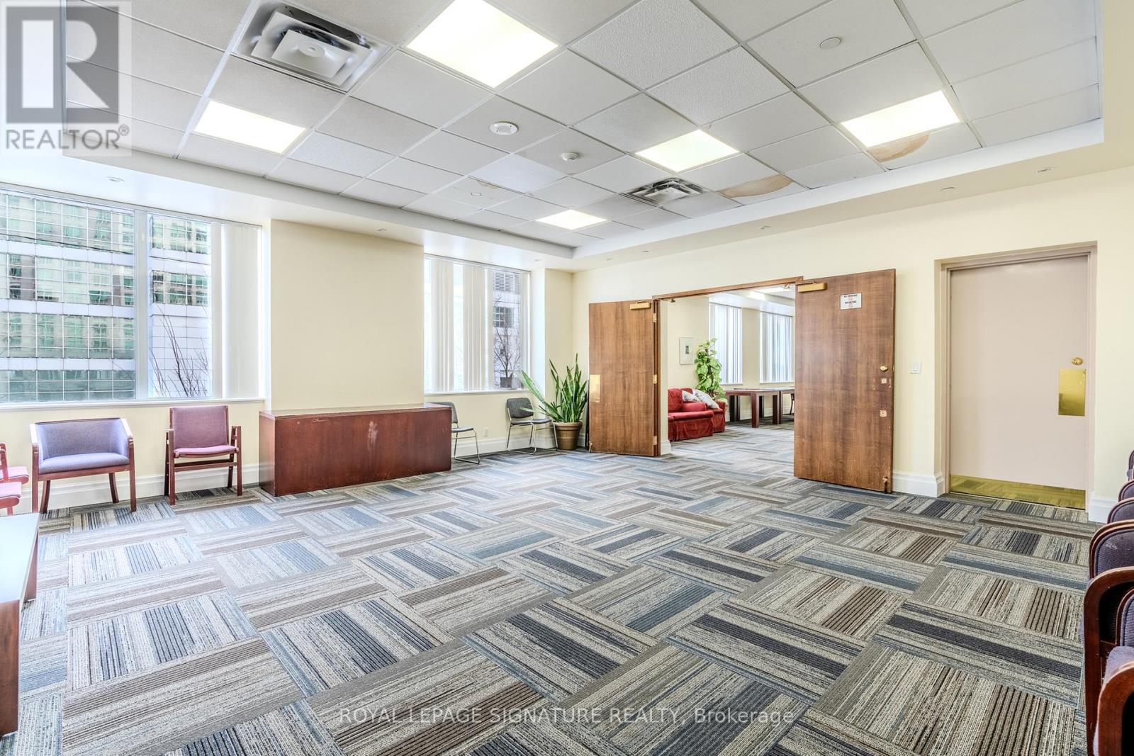 #1203 1 LEE CENTRE DRIVE - 21