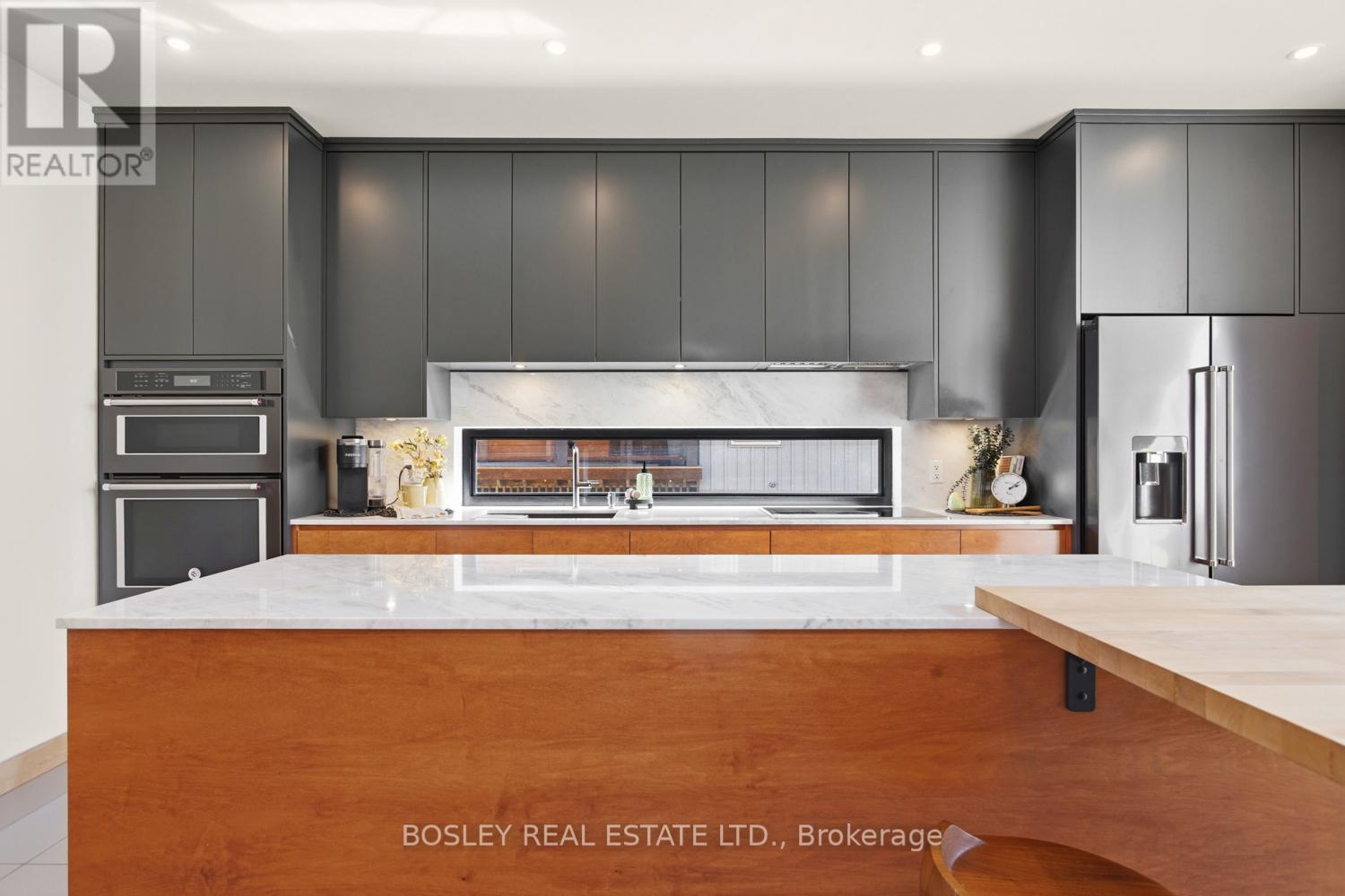 271B TWEED STREET - 12