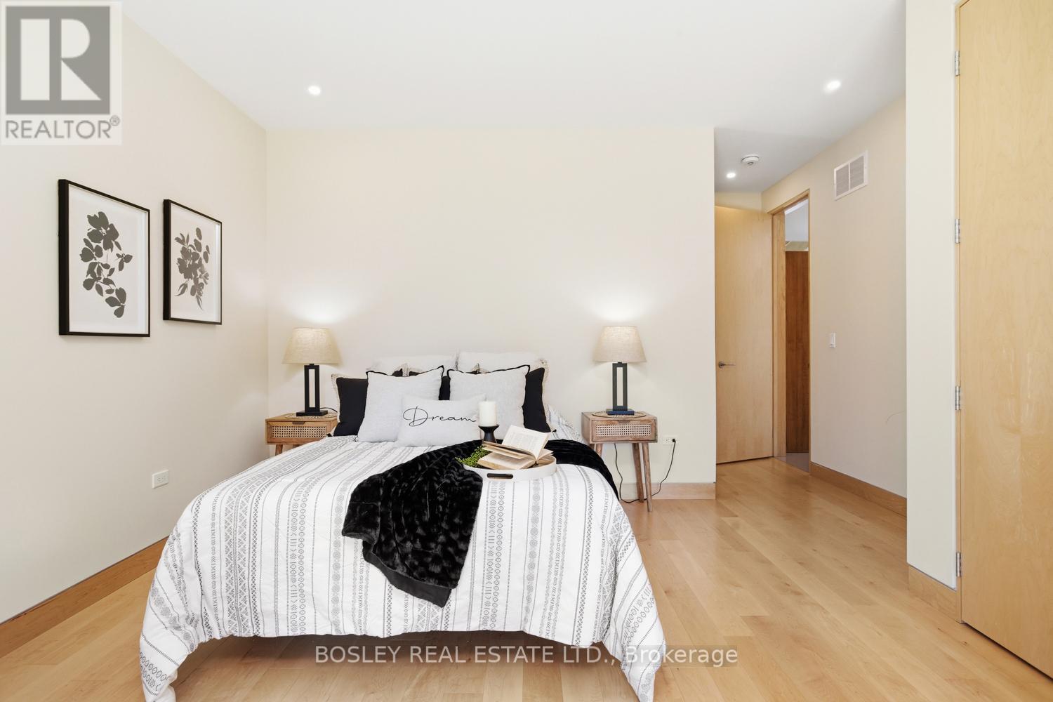 271B TWEED STREET - 22