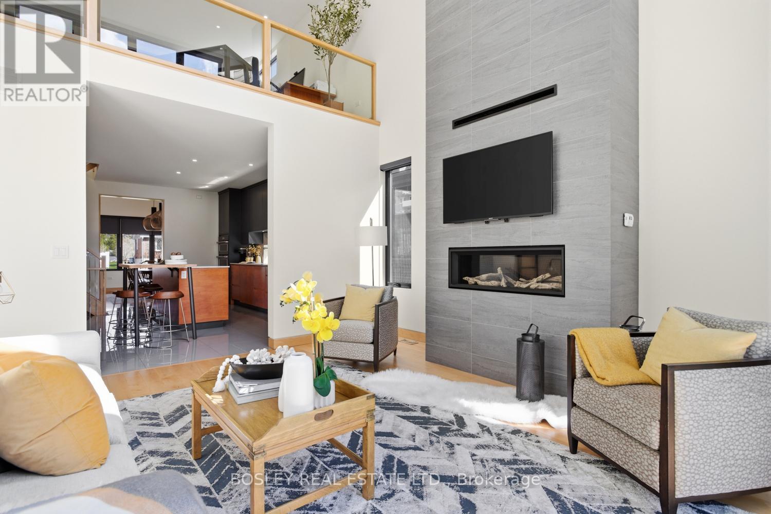 271B TWEED STREET - 18