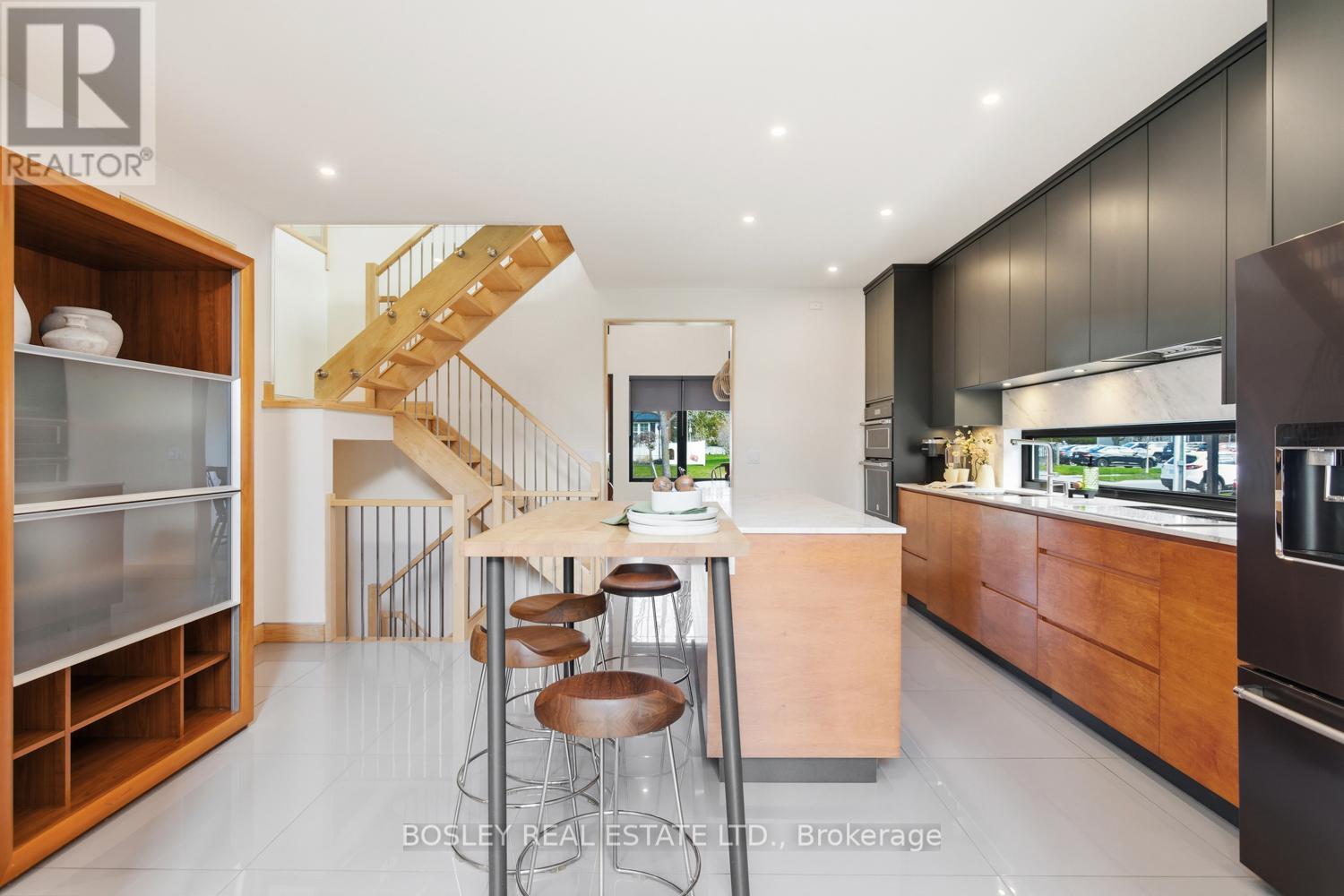 271B TWEED STREET - 13