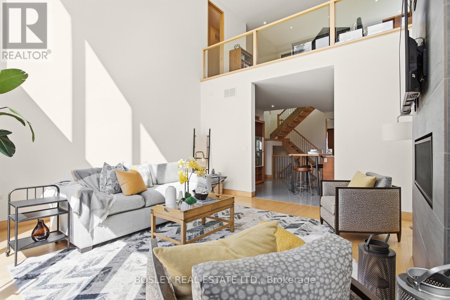 271B TWEED STREET - 17