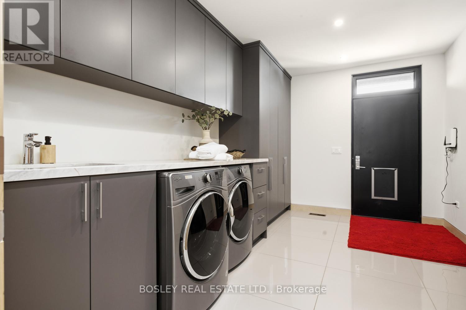 271B TWEED STREET - 19