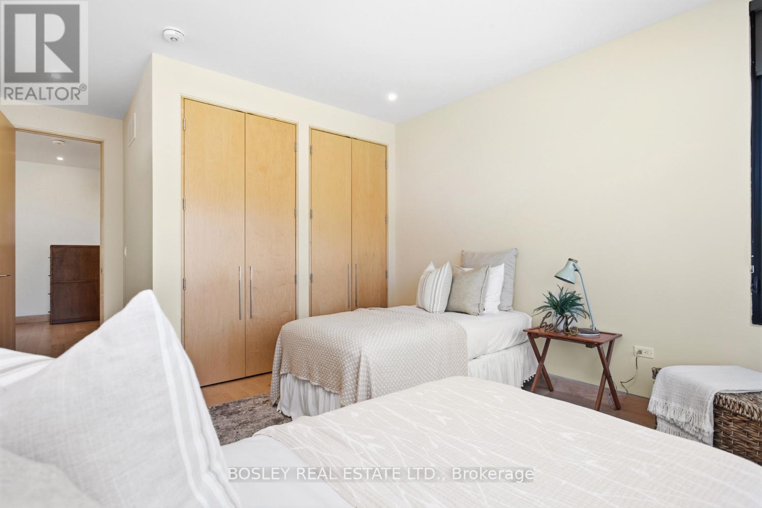 271B TWEED STREET - 38