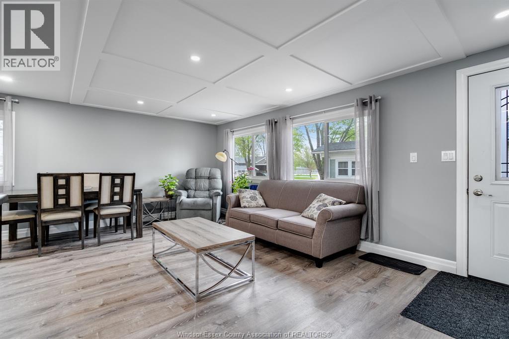209 Dana DRIVE, Essex, Ontario, N8M2A9 — Photo 3