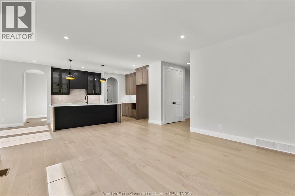 257 CHARLES - 11
